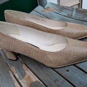 Stuart Weitzman Beige Leather Vintage Heels 6.5B